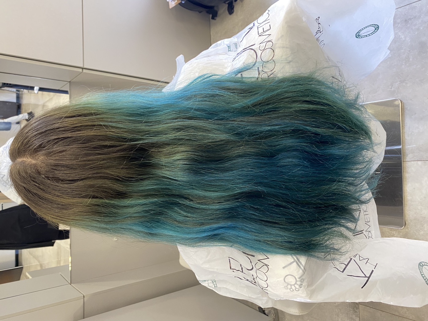 Cabelo antes da limpeza da cor