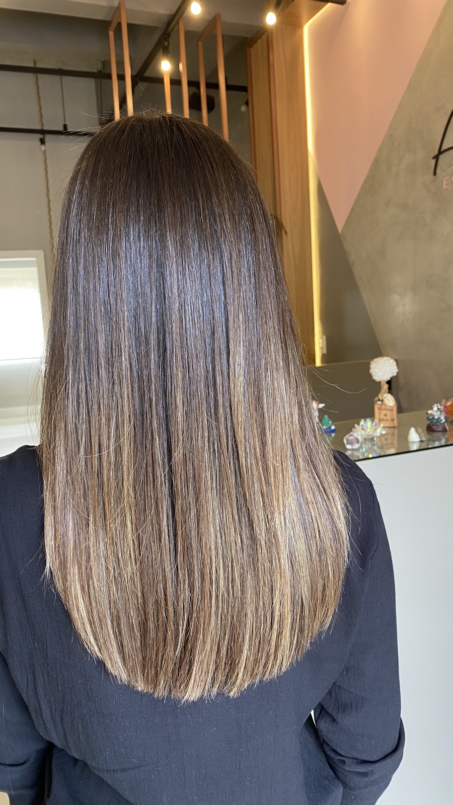Registro de resultado de mechas realizado no Ana Arboit Espaço de Beleza