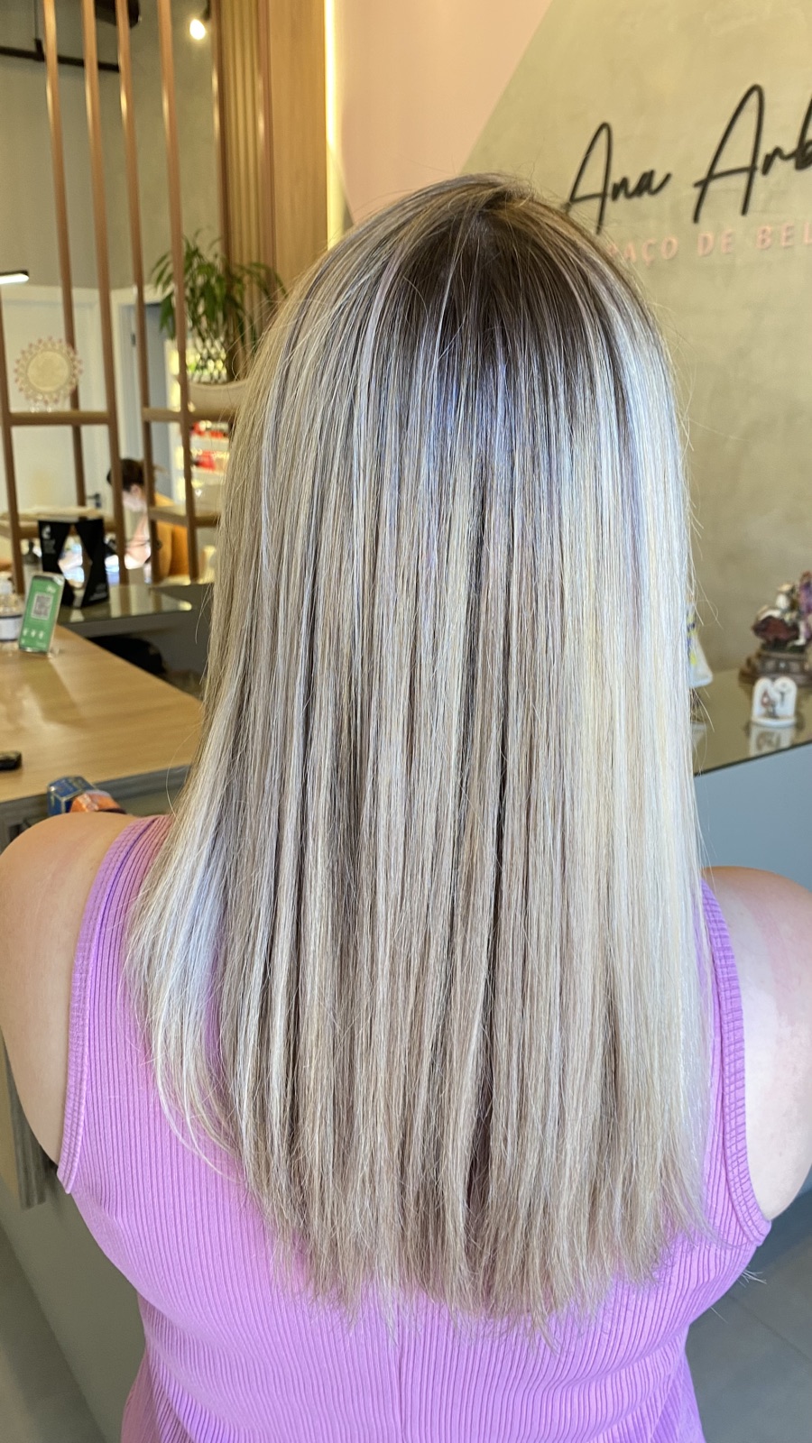 Registro de resultado de mechas realizado no Ana Arboit Espaço de Beleza