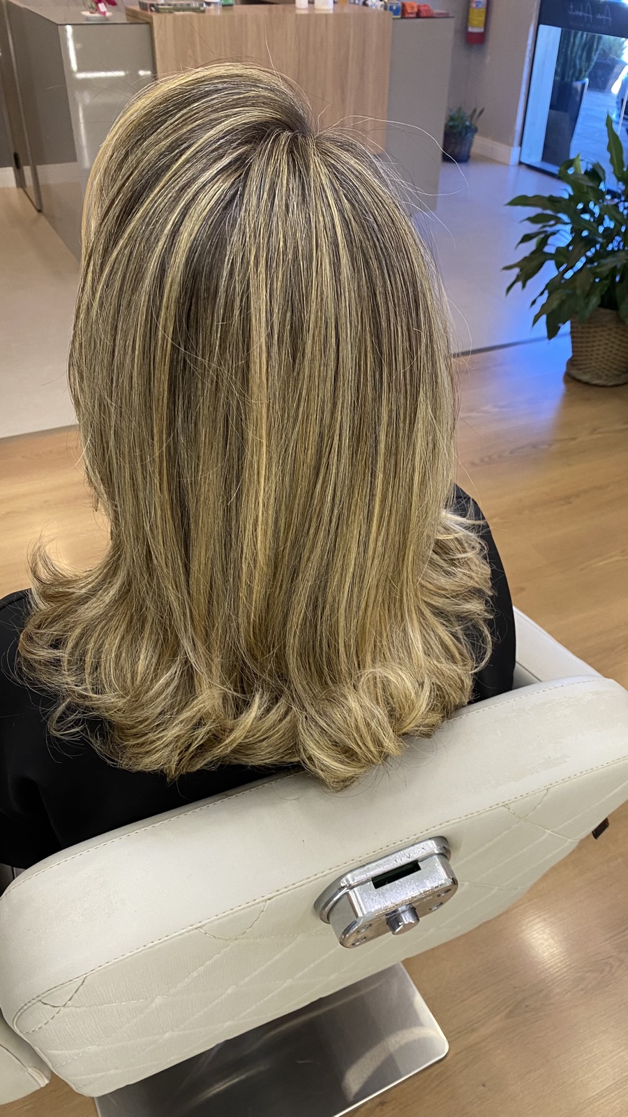 Registro de resultado de mechas realizado no Ana Arboit Espaço de Beleza