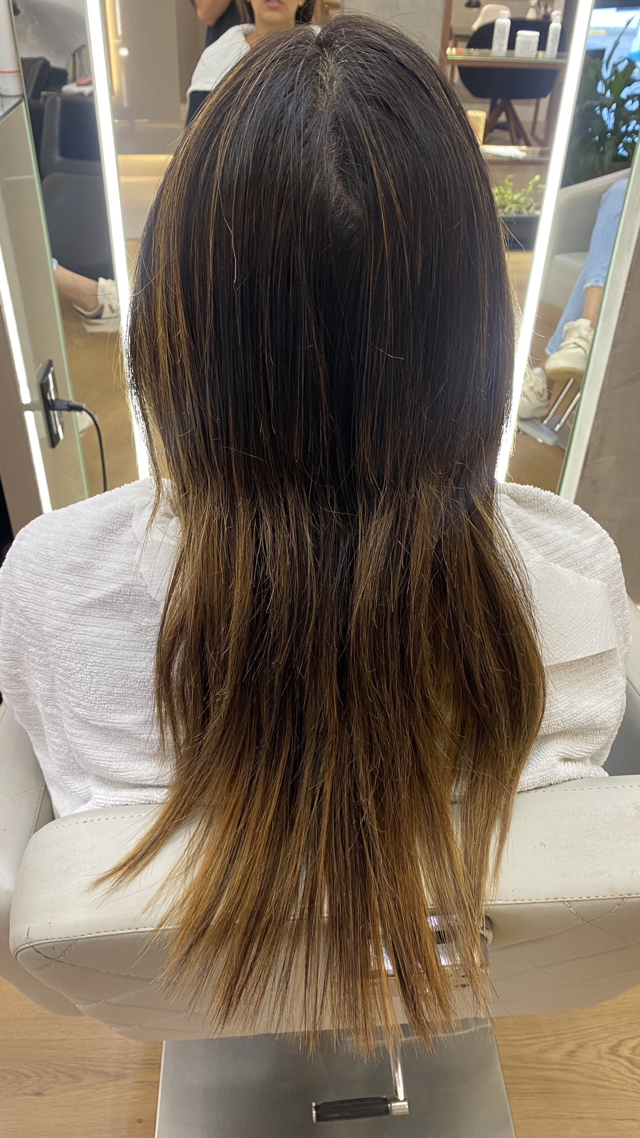 Registro de resultado de mechas realizado no Ana Arboit Espaço de Beleza