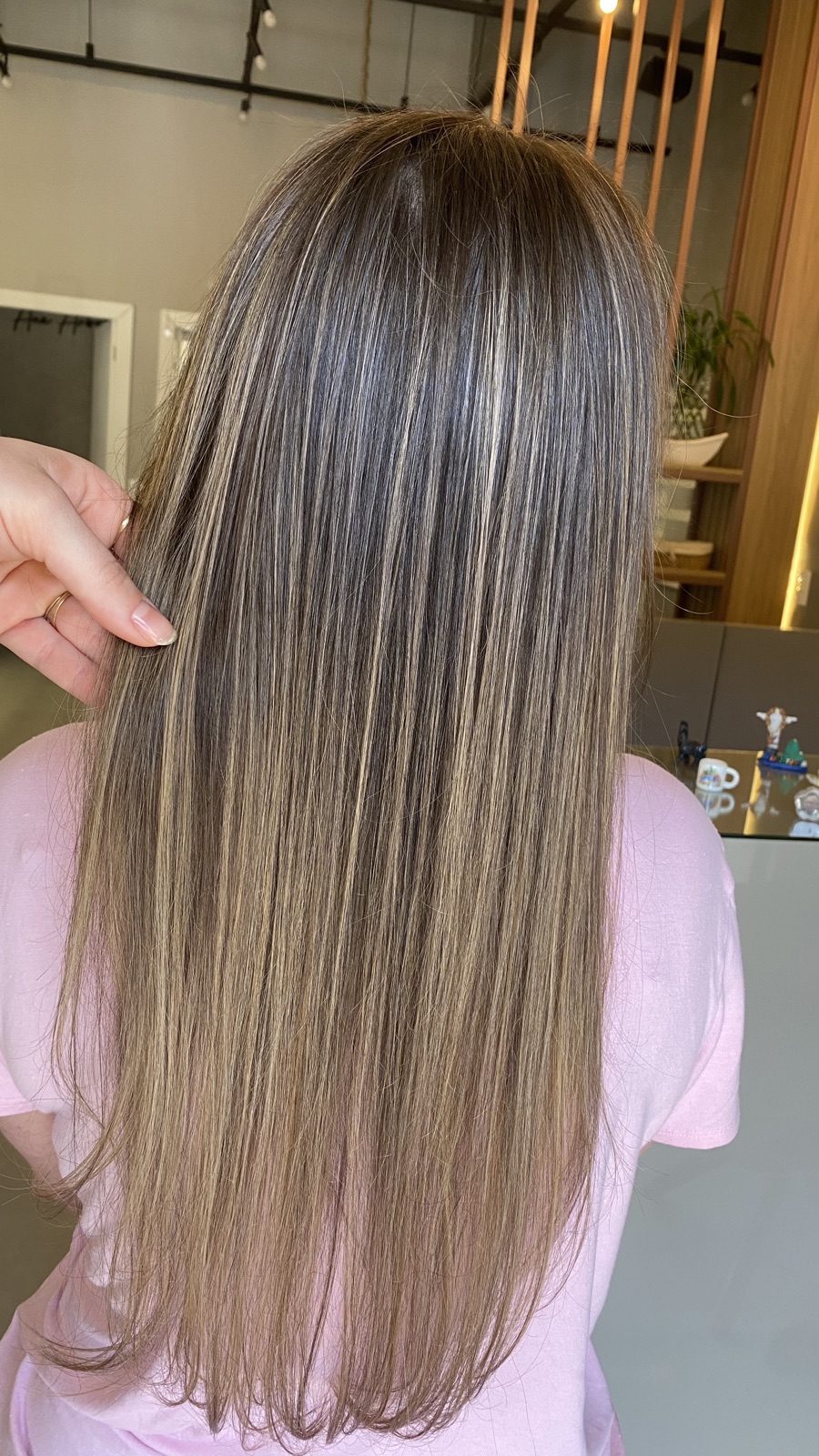 Registro de resultado de mechas realizado no Ana Arboit Espaço de Beleza