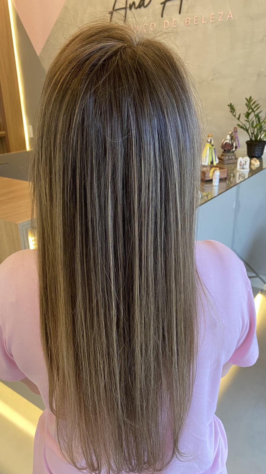 Registro de resultado de mechas realizado no Ana Arboit Espaço de Beleza