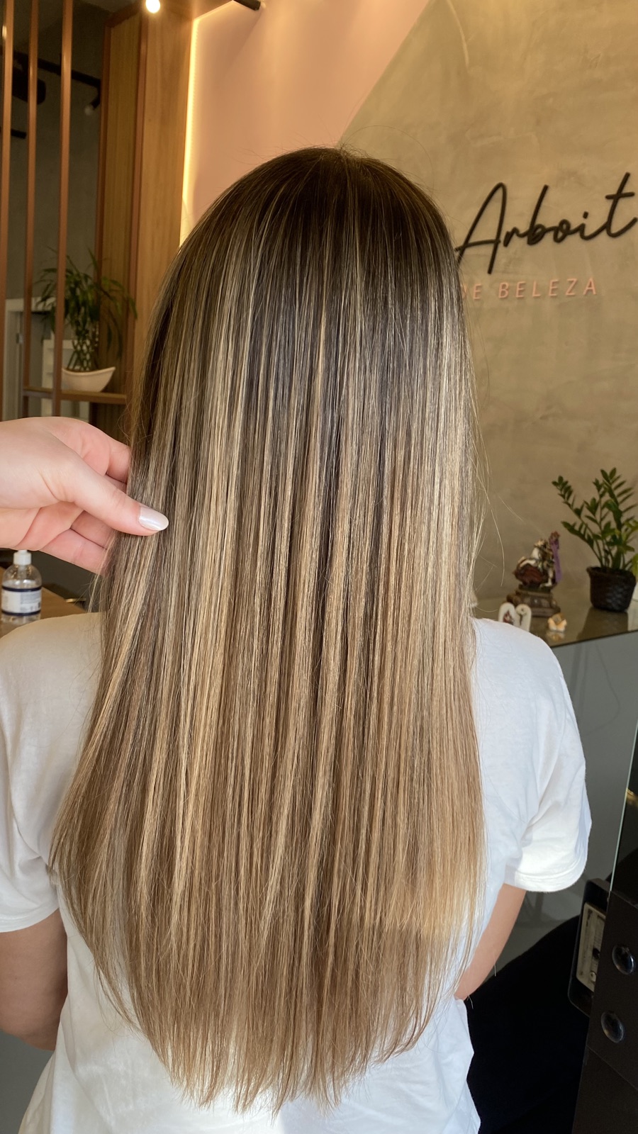 Registro de resultado de mechas realizado no Ana Arboit Espaço de Beleza