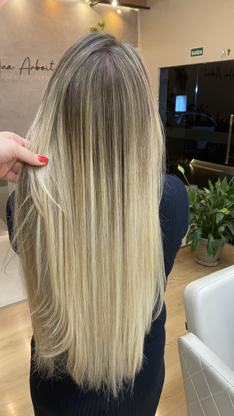 Registro de resultado de mechas realizado no Ana Arboit Espaço de Beleza
