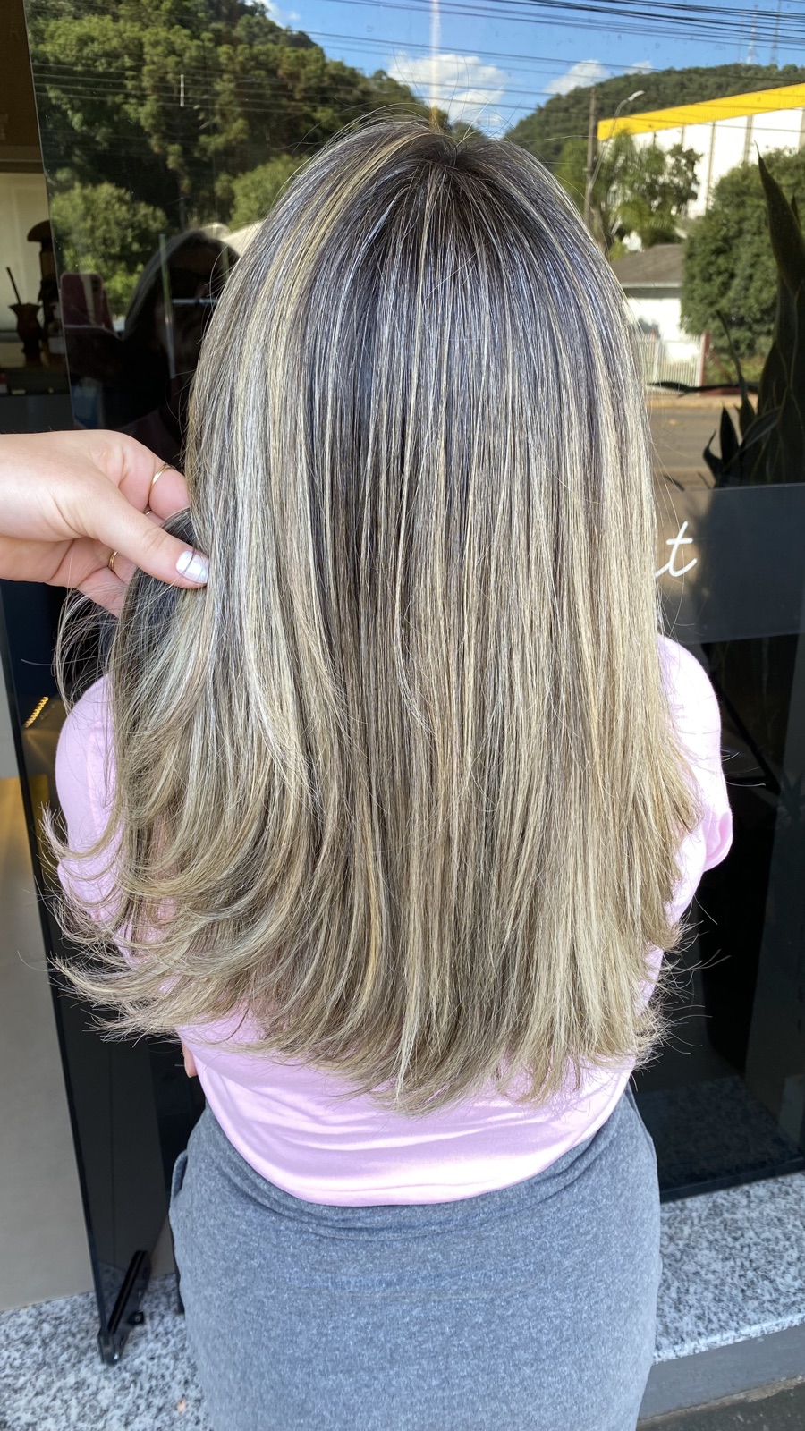 Registro de resultado de mechas realizado no Ana Arboit Espaço de Beleza
